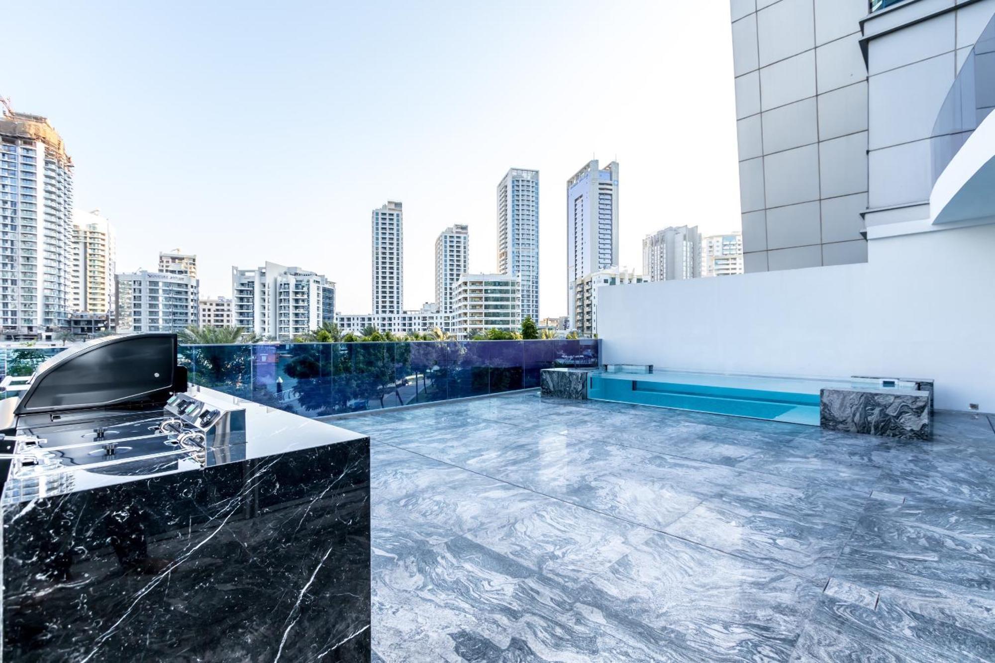 Dubai Marina Hidden Gem- Luxury,Unveiled Villa Bagian luar foto