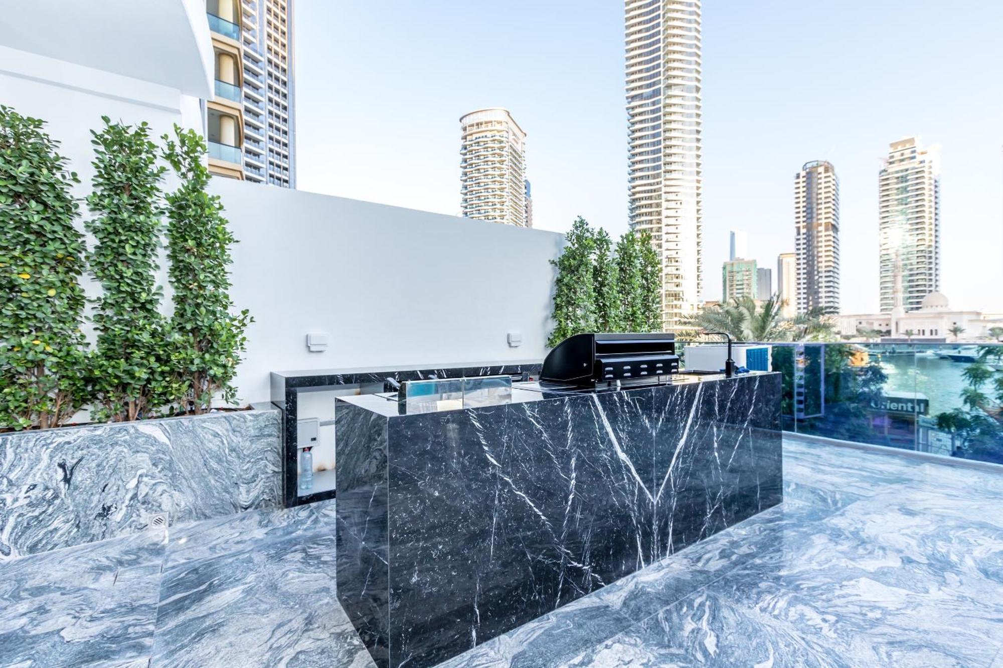 Dubai Marina Hidden Gem- Luxury,Unveiled Villa Bagian luar foto